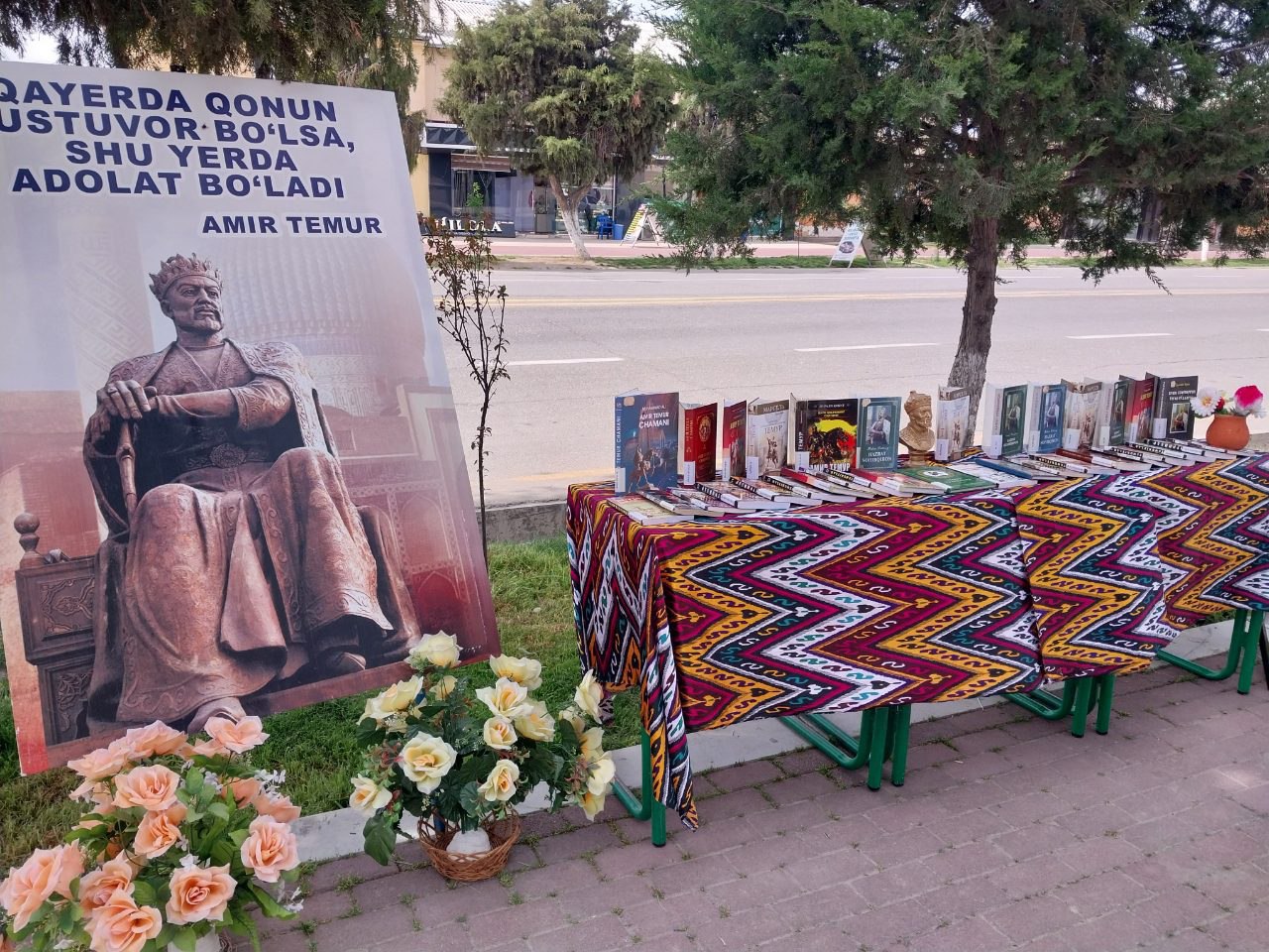"Menkim, Sohibqiron-Jahongir Temur" nomli kitoblar  ko'rgazma tashkil qilindi.