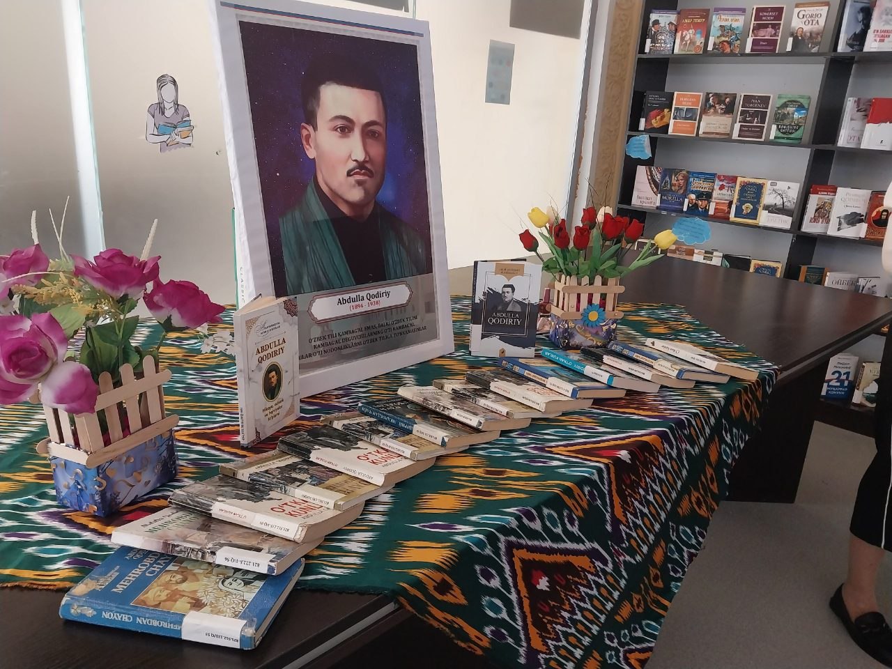 Abdulla Qodiriy tavalludining  131 yilligiga bag'ishlangan kitoblar koʻrgazmasi tashkil qilindi