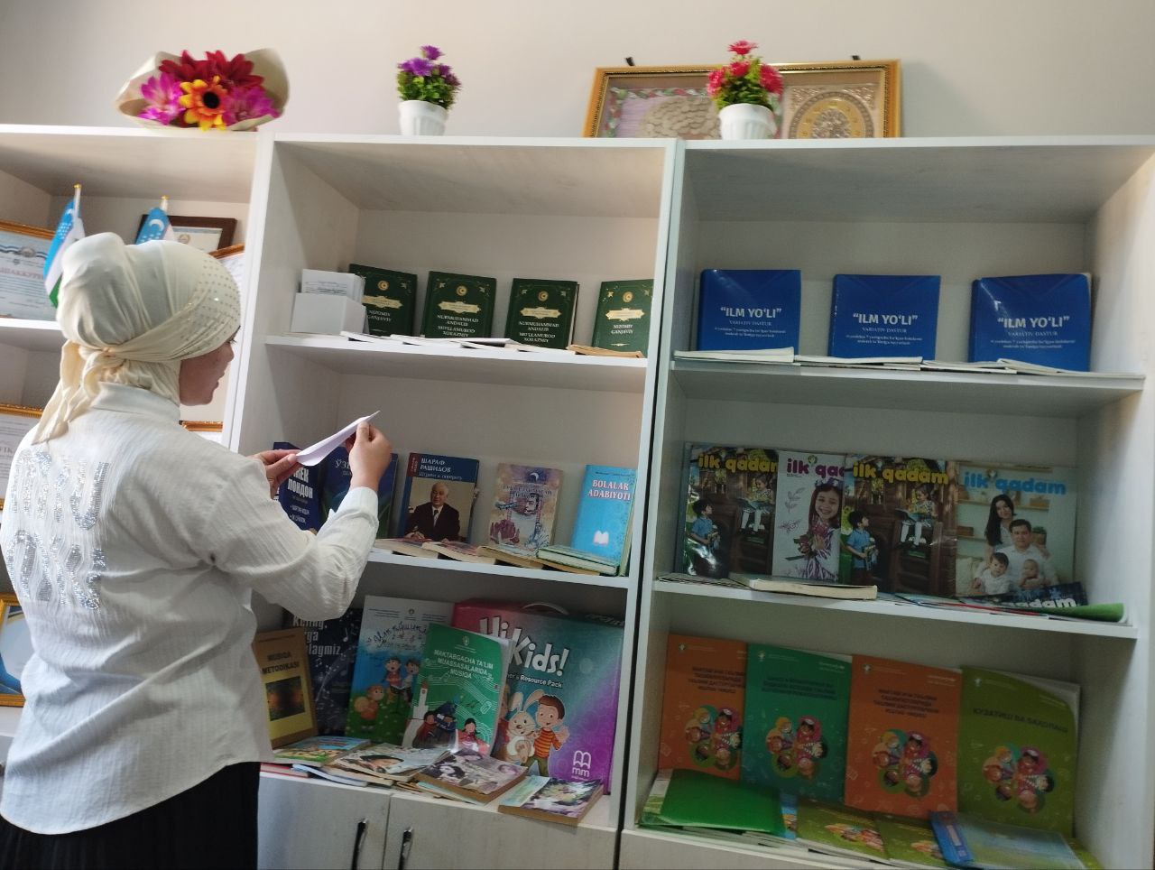 Doʻstlik tuman axborot -kutubxona markazi xodimlari tomonidan koʻchma kutubxona doirasida 3-sonli DMTT dagi kitoblar almashtirildi va maʼlumotnoma toʻldirildi