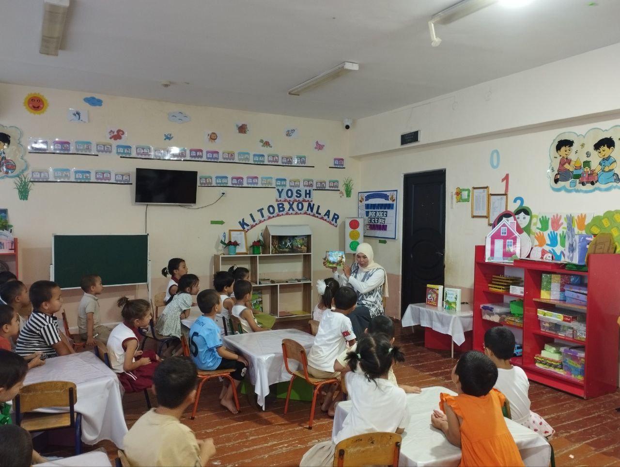 "Buvim aytgan ertaklar" nomli davra suhbati boʻlib oʻtdi.