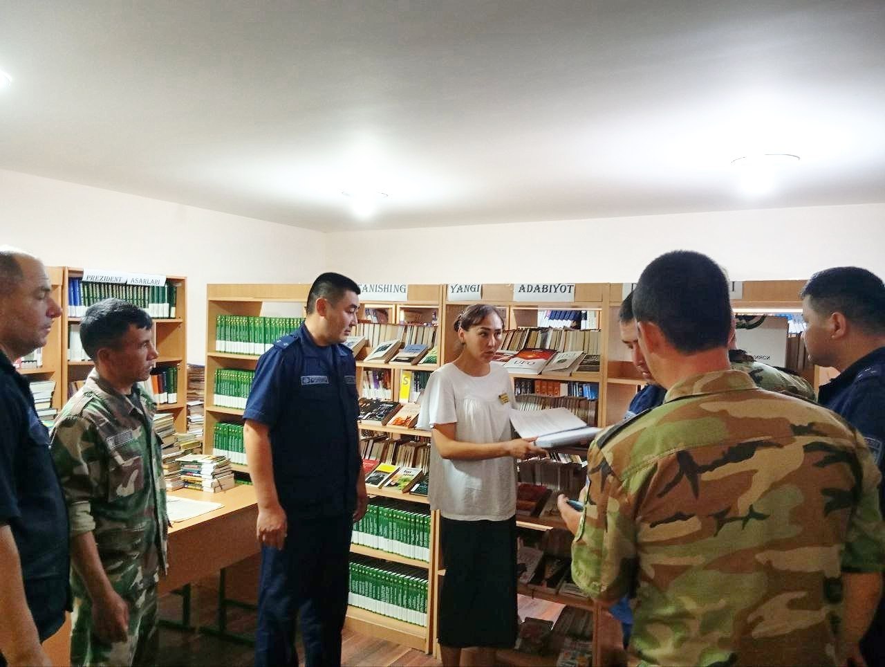 Ayni vaqtda kutubxonaga Do‘stlik tuman Yong‘in xavfsizligi  xodimlari tashrif buyurdi