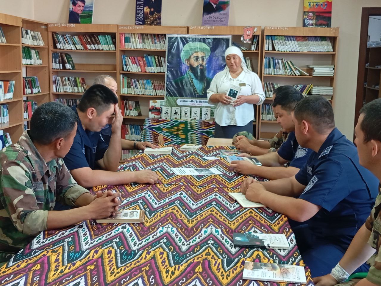 "Vatanimizning unutilmas qahramoni" nomli davra suhbati tashkil etildi.