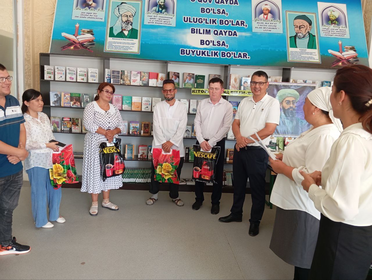 "Kitob va mutoalaa" haftaligi doirasida tumanimizdagi 2-guruh nogironligi boʻlgan kitobxonlar ishtirokida  kompyuter savodxonlik, til bilimdoni va kitobxonlik tanlovlari tashkil qilindi.