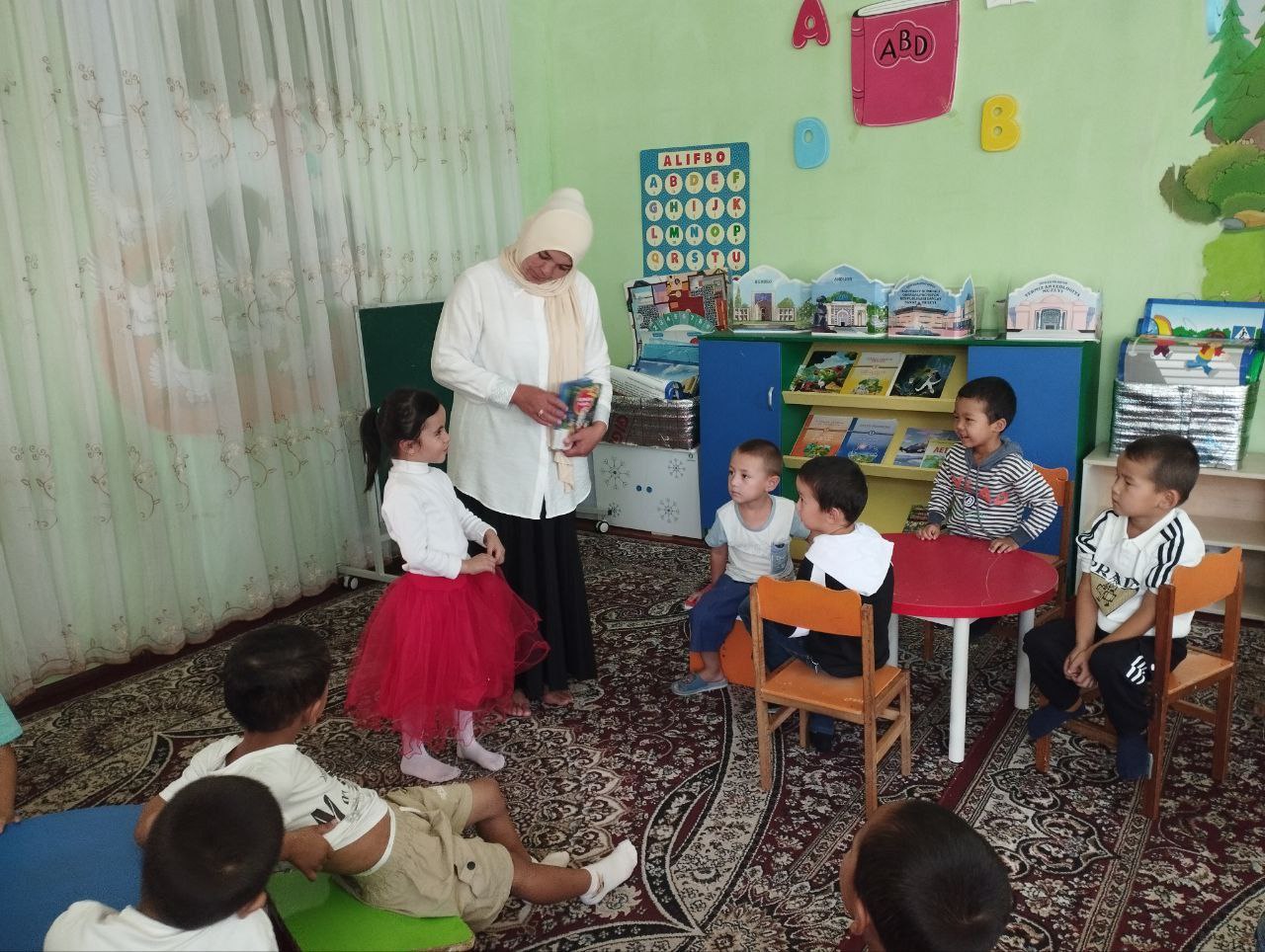 "Buvim aytgan ertaklar" shiori ostida "Yaxshilikka yaxshilik qaytar" nomli ertak taqdimoti bo'lib o'tdi.