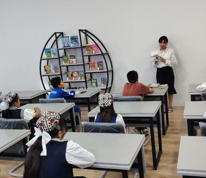 13-umumiy o’rta ta’lim maktabining kitobxon o’quvchilari ishtirokida davra suhbati tashkil etildi.