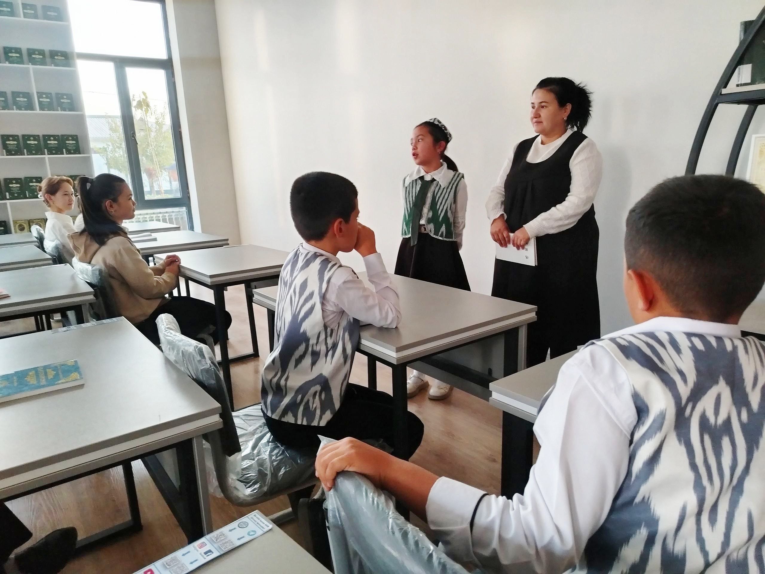 "Kitobsevar millat" shiori ostida davra suhbati tashkil etildi.