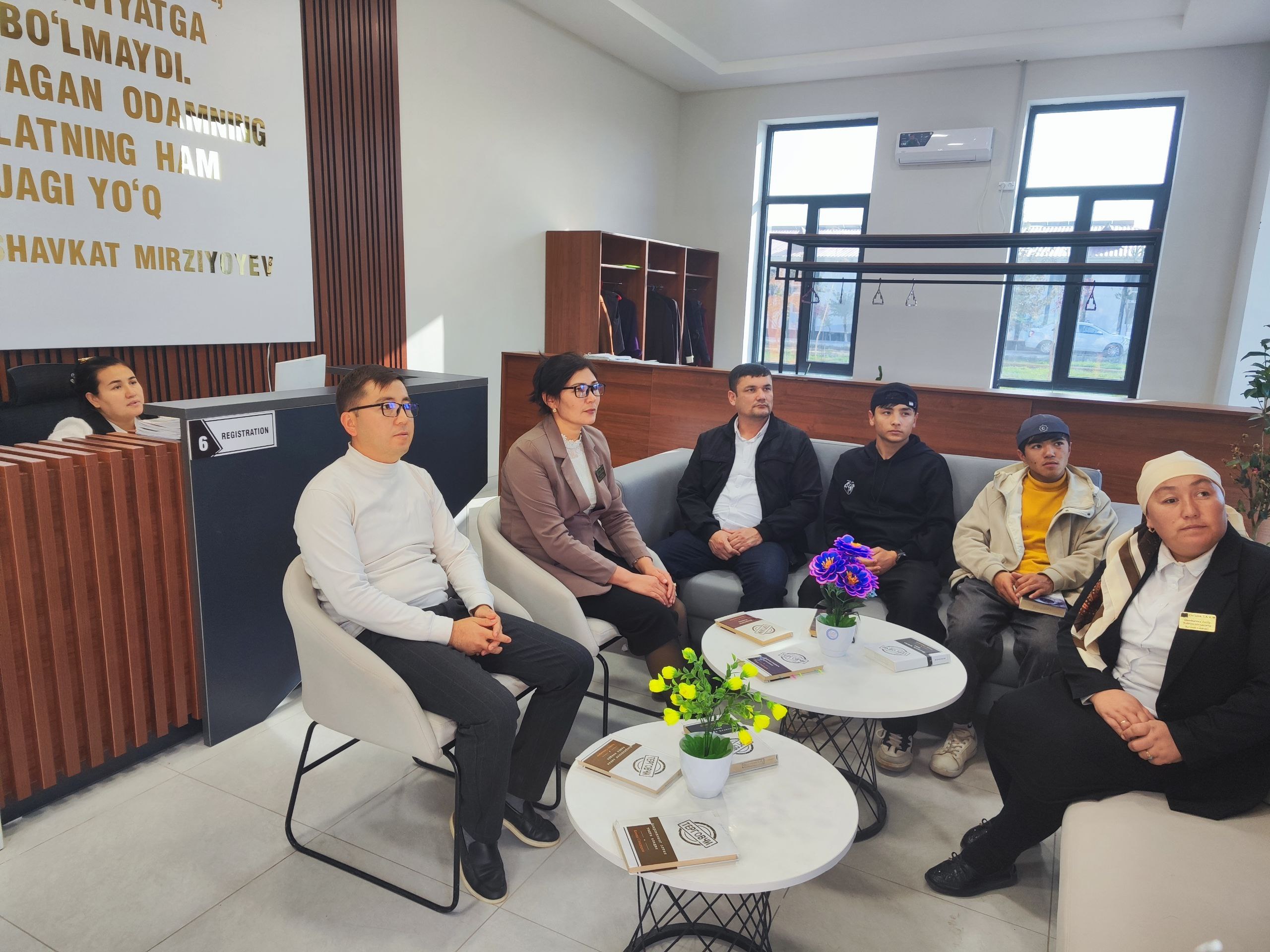 Komil Sindorovning  “Or-nomus xuni” nomli kitob taqdimoti  Milliy Kutobxona tomonidan online zoom orqali tashkil qilinmoqda.