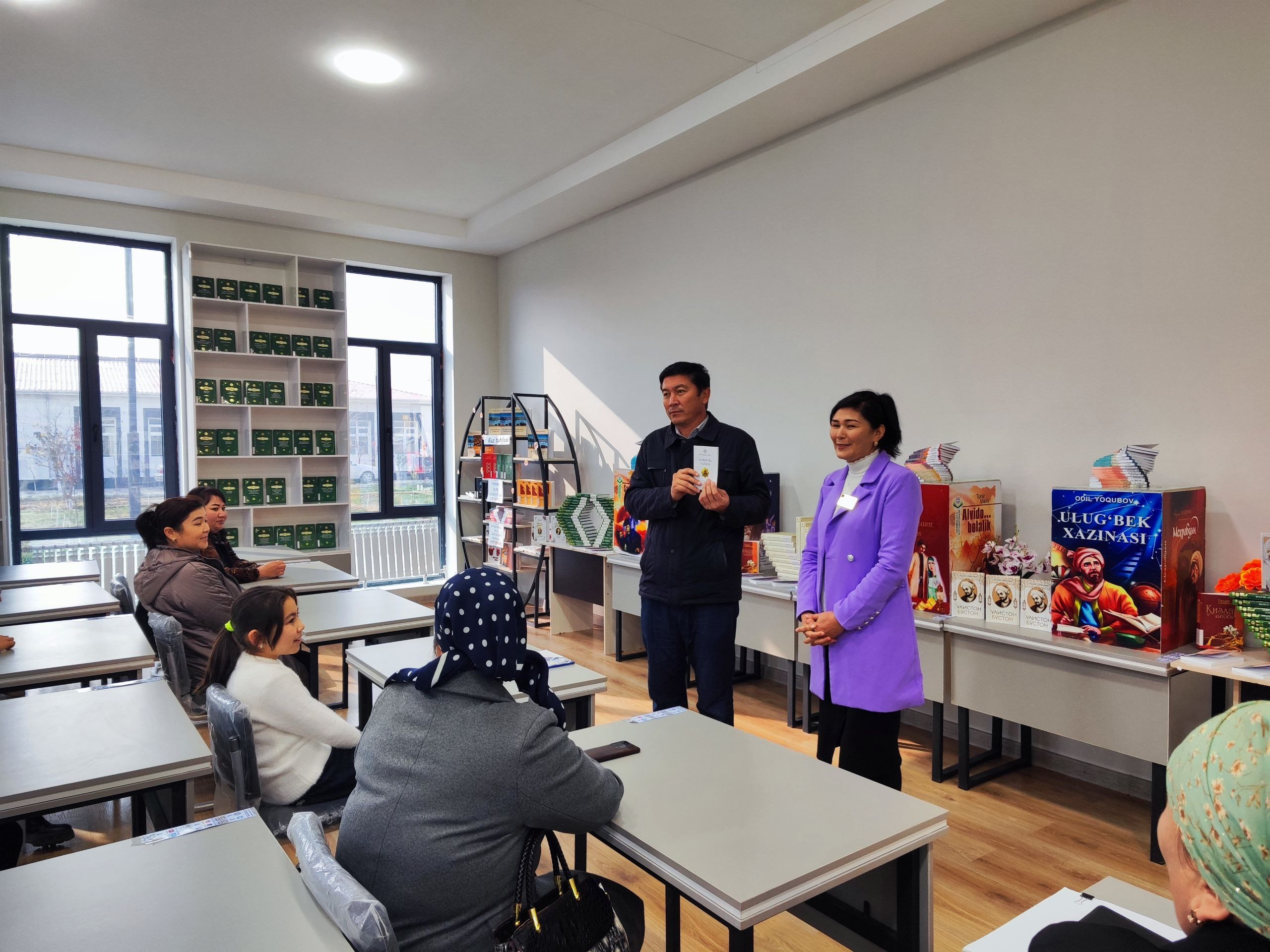 Sirojiddin Sayidning "Armiya va tarbiya" hamda muharrir Zuhriddin Qudratov tomonidan tuzib nashr qilingan Fidoiy direktorlar  kitoblari taqdimotini tashkil qilindi.