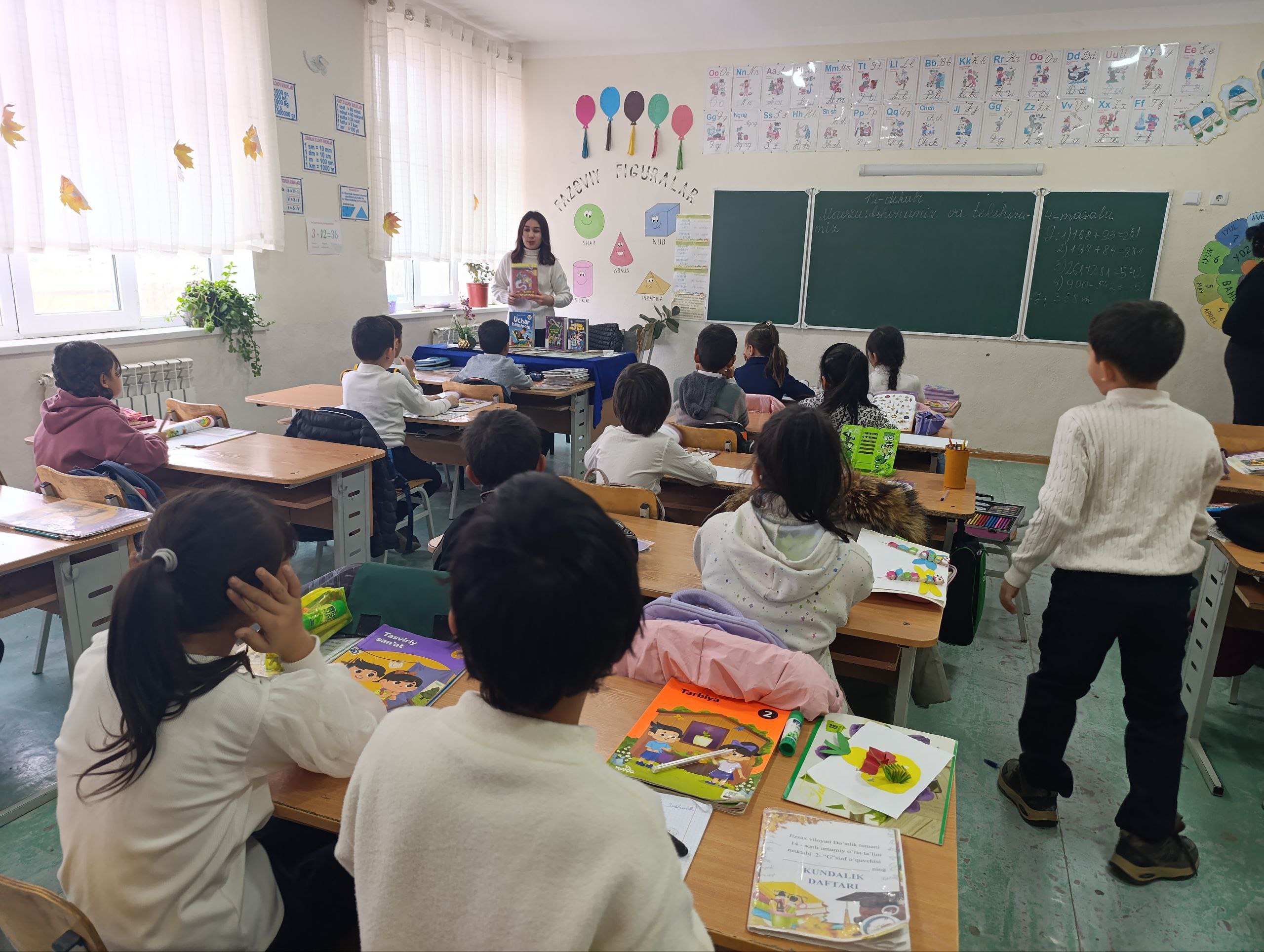 "Ertaklar olamiga sayohat'' nomli davra suhbati tashkil qilindi