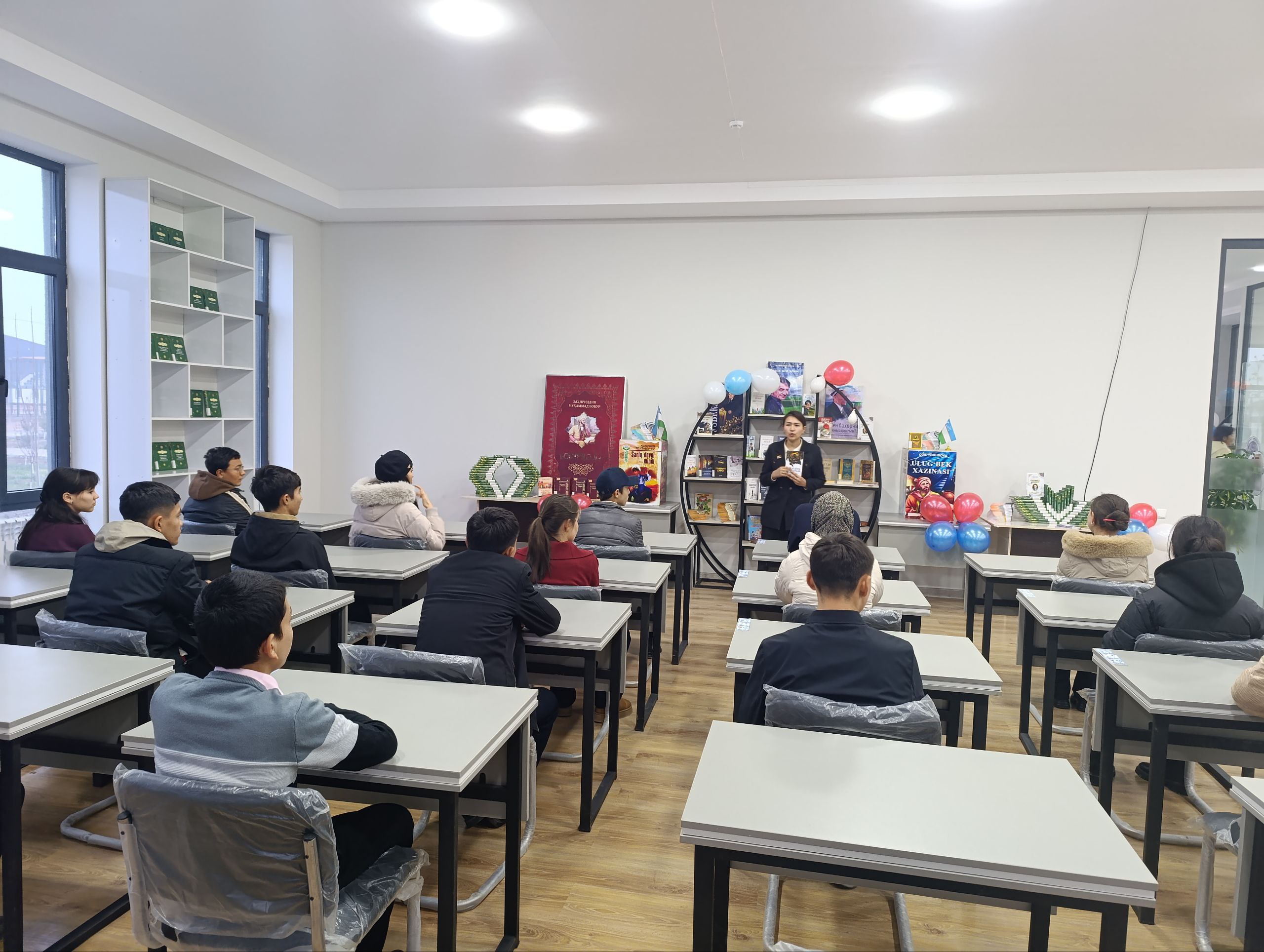 " Kitob eng yaxshi doʼst" nomli davra suhbati tashkil etildi.