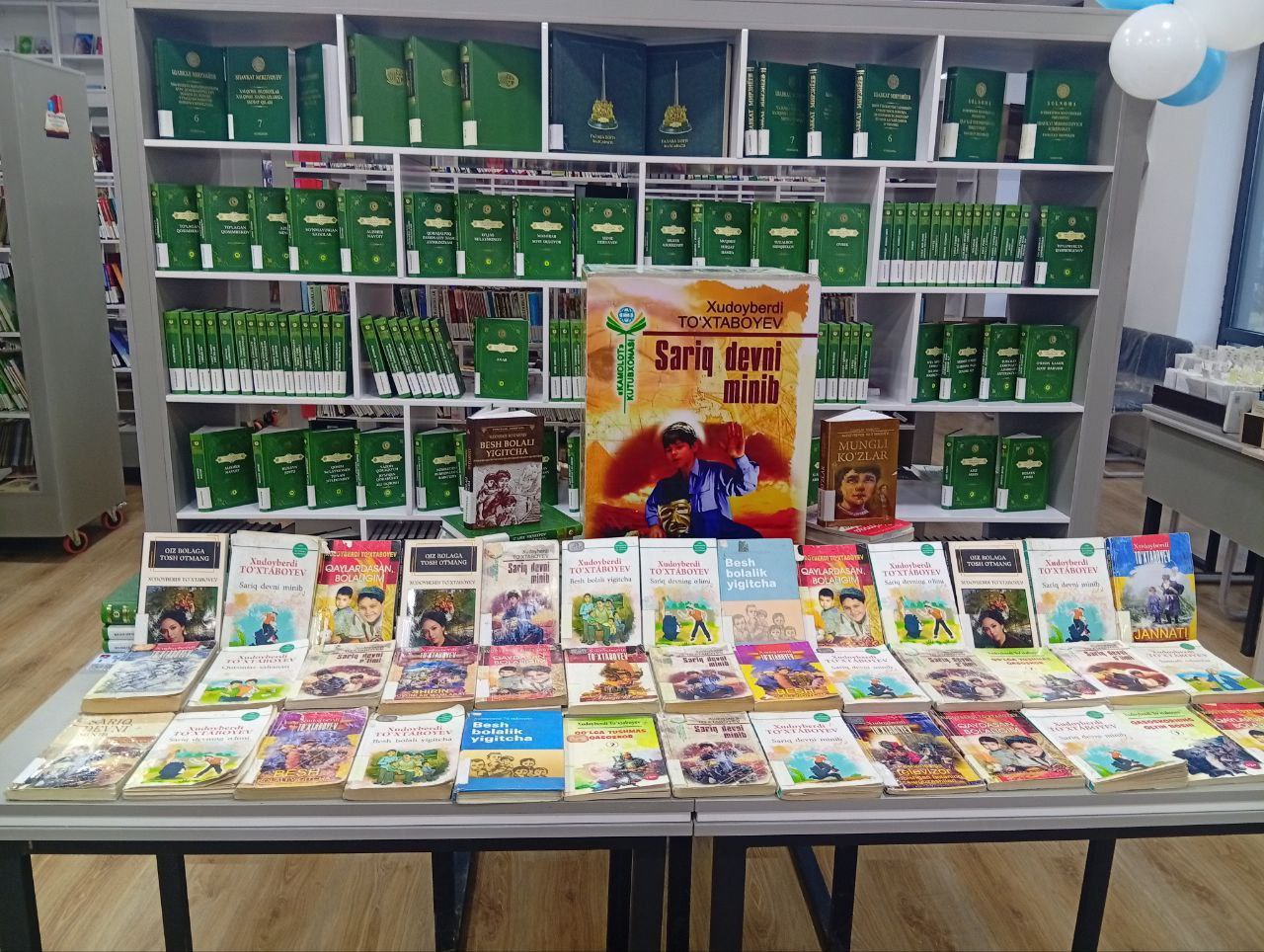 "Sehrli qalam sohibi'' nomli  kitoblar koʻrgazmasi tashkil etildi.