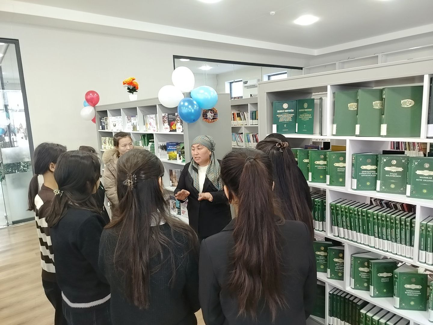 "Kitoblarga ajralmas do'st bo'laylik " nomli sayohat tashkil qildi.