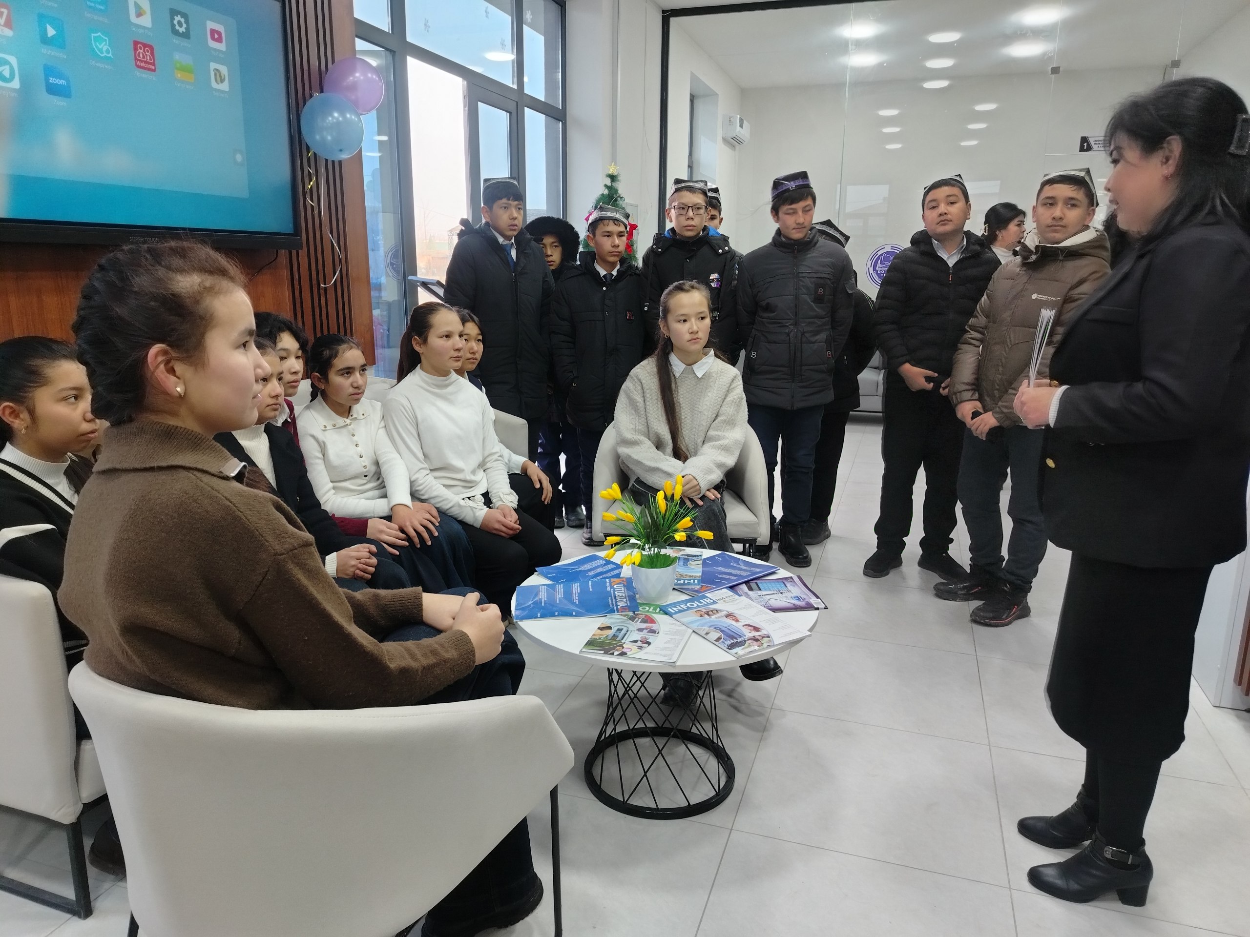 Chingiz Aytmatovning "Birinchi mualim" asariga bag'ishlangan ma'naviy - ma'rifiy taqdimot tadbiri tashkil etildi.