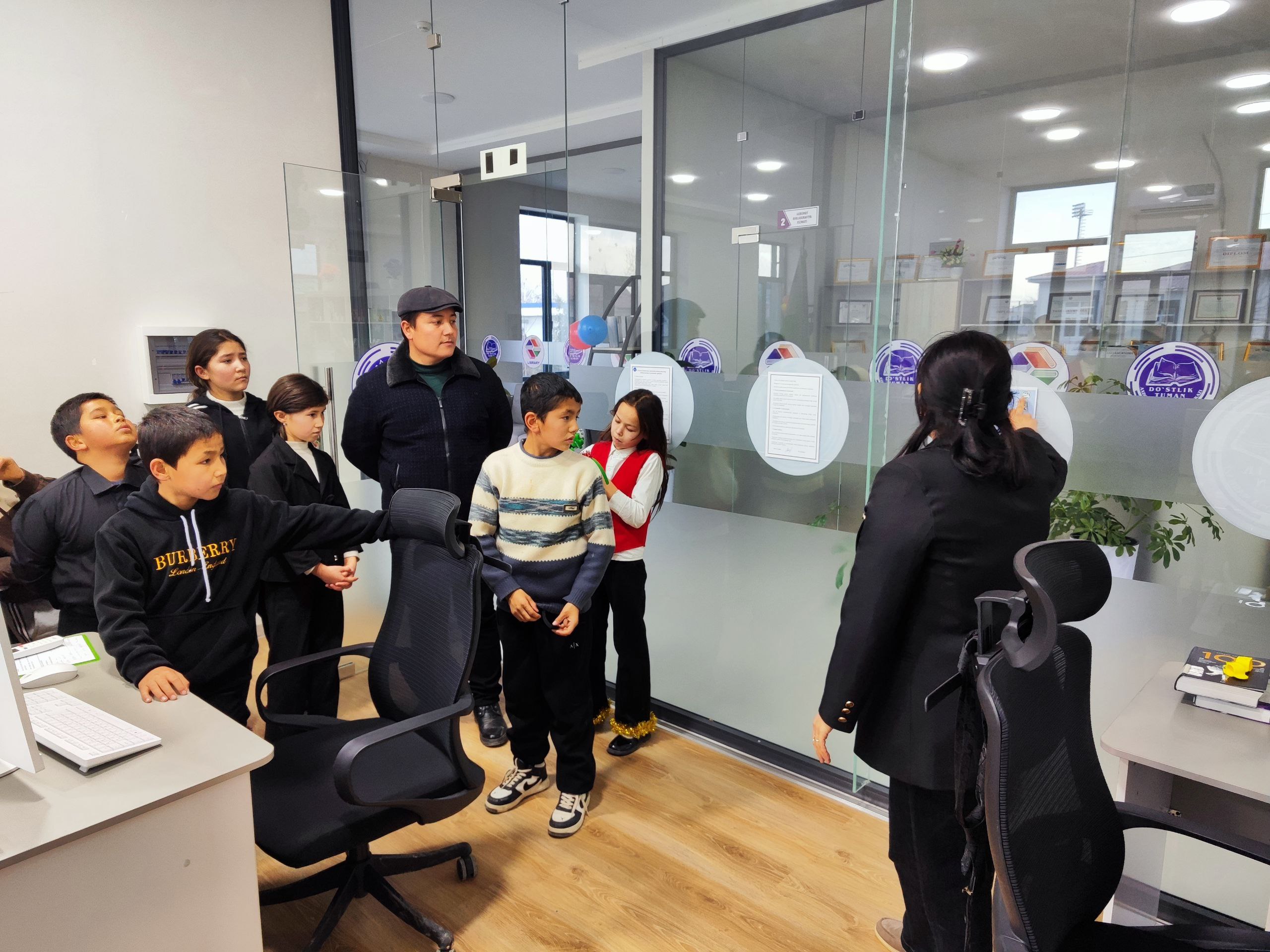 "Bolalar va kitob" nomli ma'naviy, qiziqarli sayohat tashkil etildi.