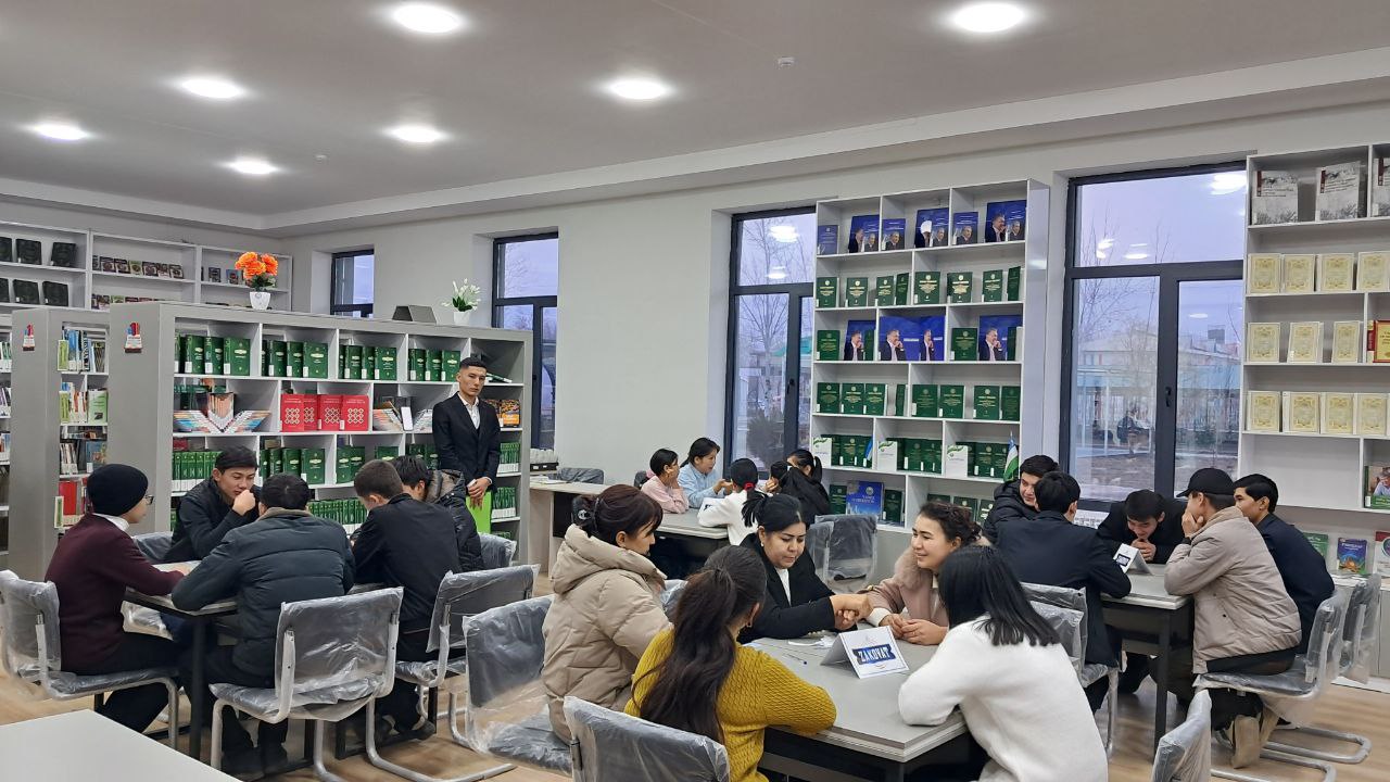 "Yoshlar shaharchasida" joylashgan Axborot-kutubxona markazi binosida "Zakovat" intellektual o'yini o'tkazildi.