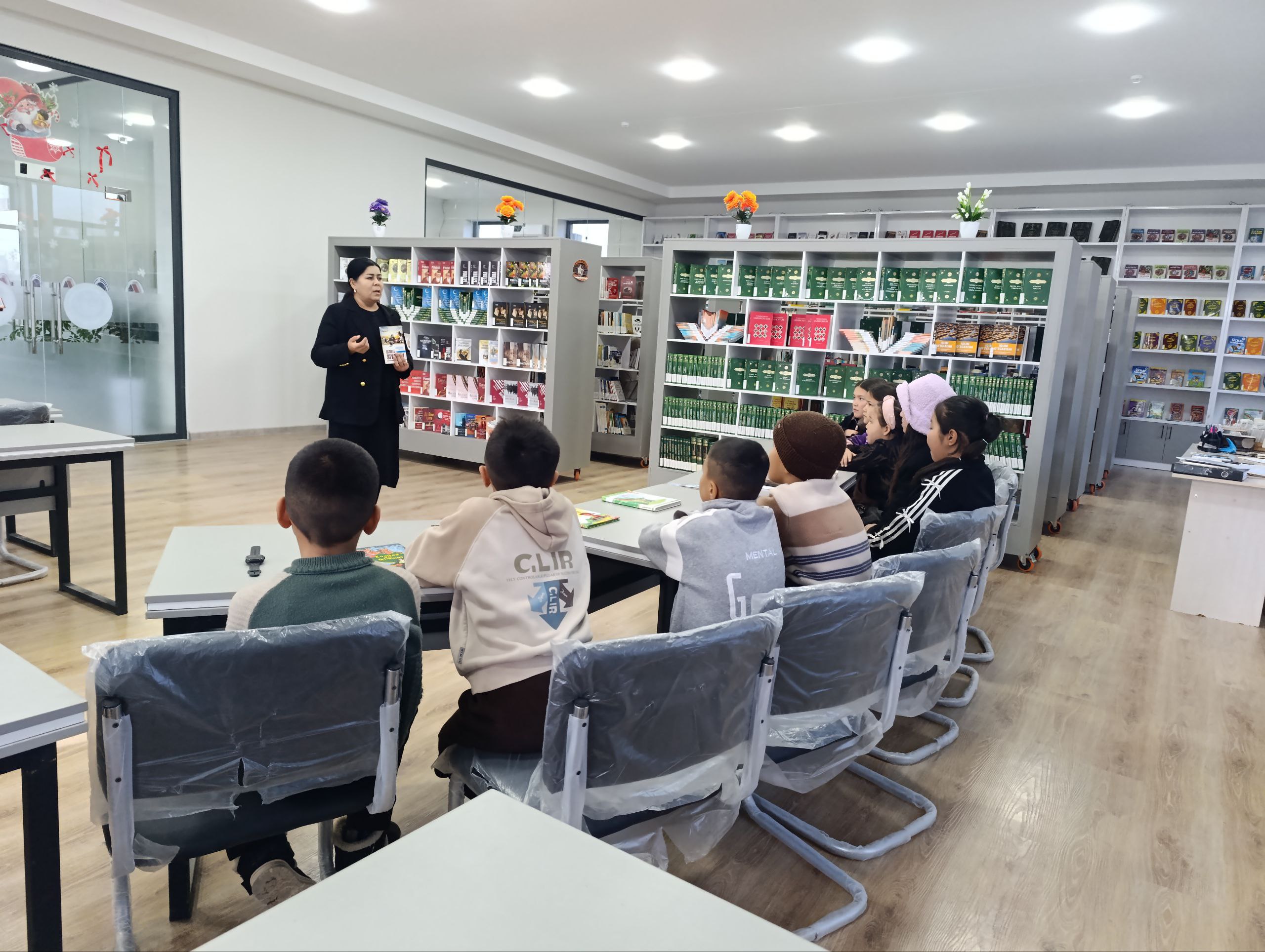 " Bir asar tarixi " mavzusida "Saratonda qor yogʻdi" asari keng yoritib berildi.