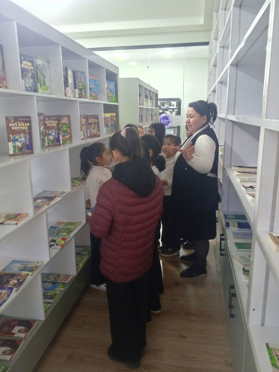 "Kelinglar kitob oʻqiymiz" mavzusida sayohat tashkil qilindi.