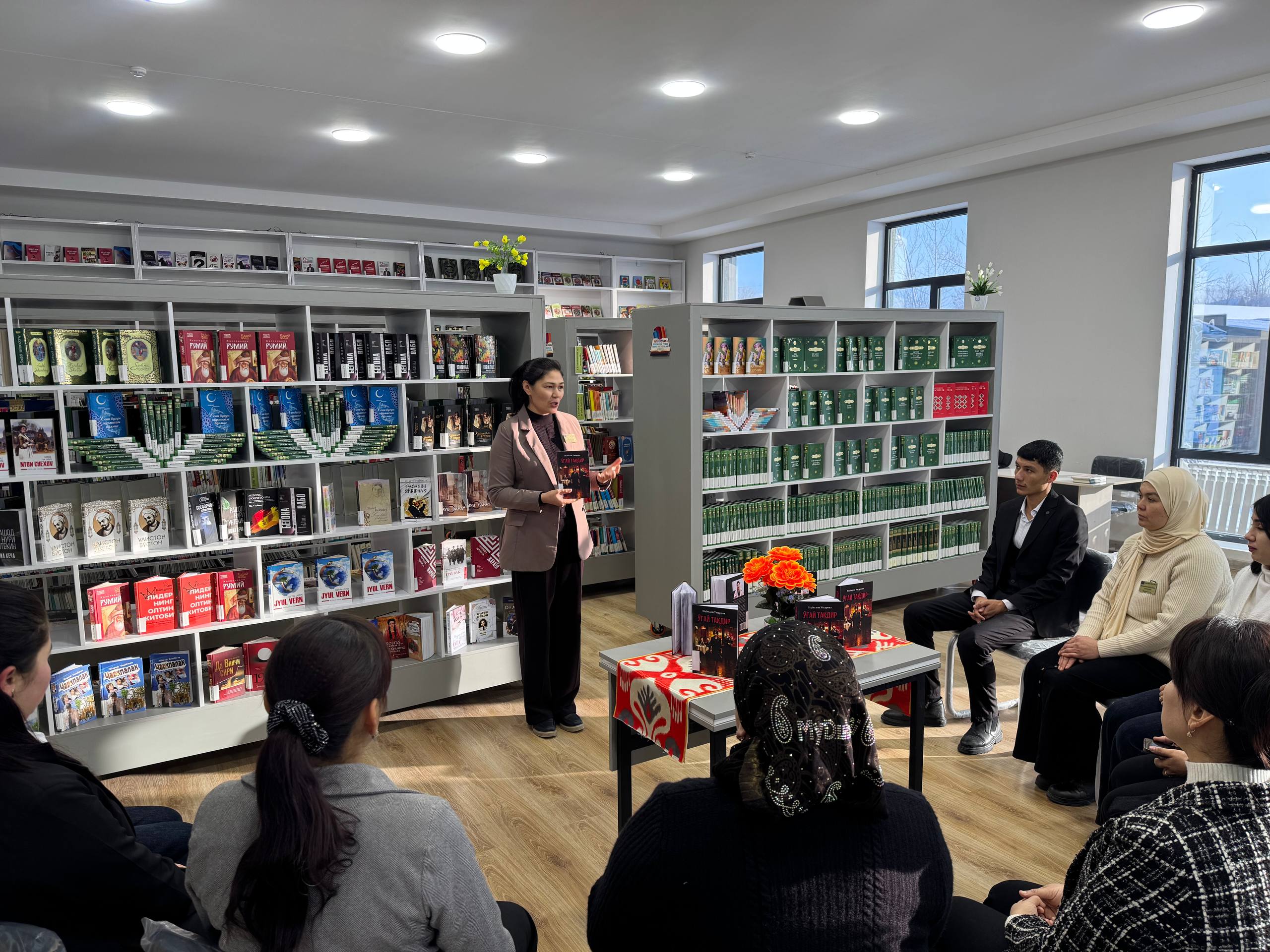 AKM xodimlari ishtirokida "Kutubxona gurungi" loyihasining navbatdagi gurungi tashkil etildi