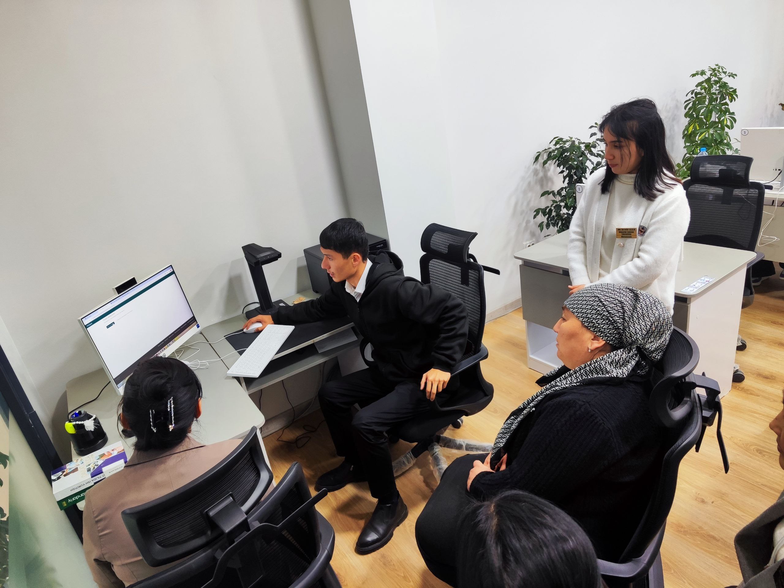 TAKM xodimlarining kompyuter savodxonligini oshirish maqsadida navbatdagi mahorat darsi tashkil etildi.