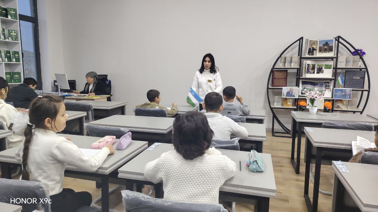 " Yosh qalamkashlar" guruhi a'zolari ishtirokida " Ranglarda erkinlik" nomli rasmlar tanlovi bo'lib o'tdi.