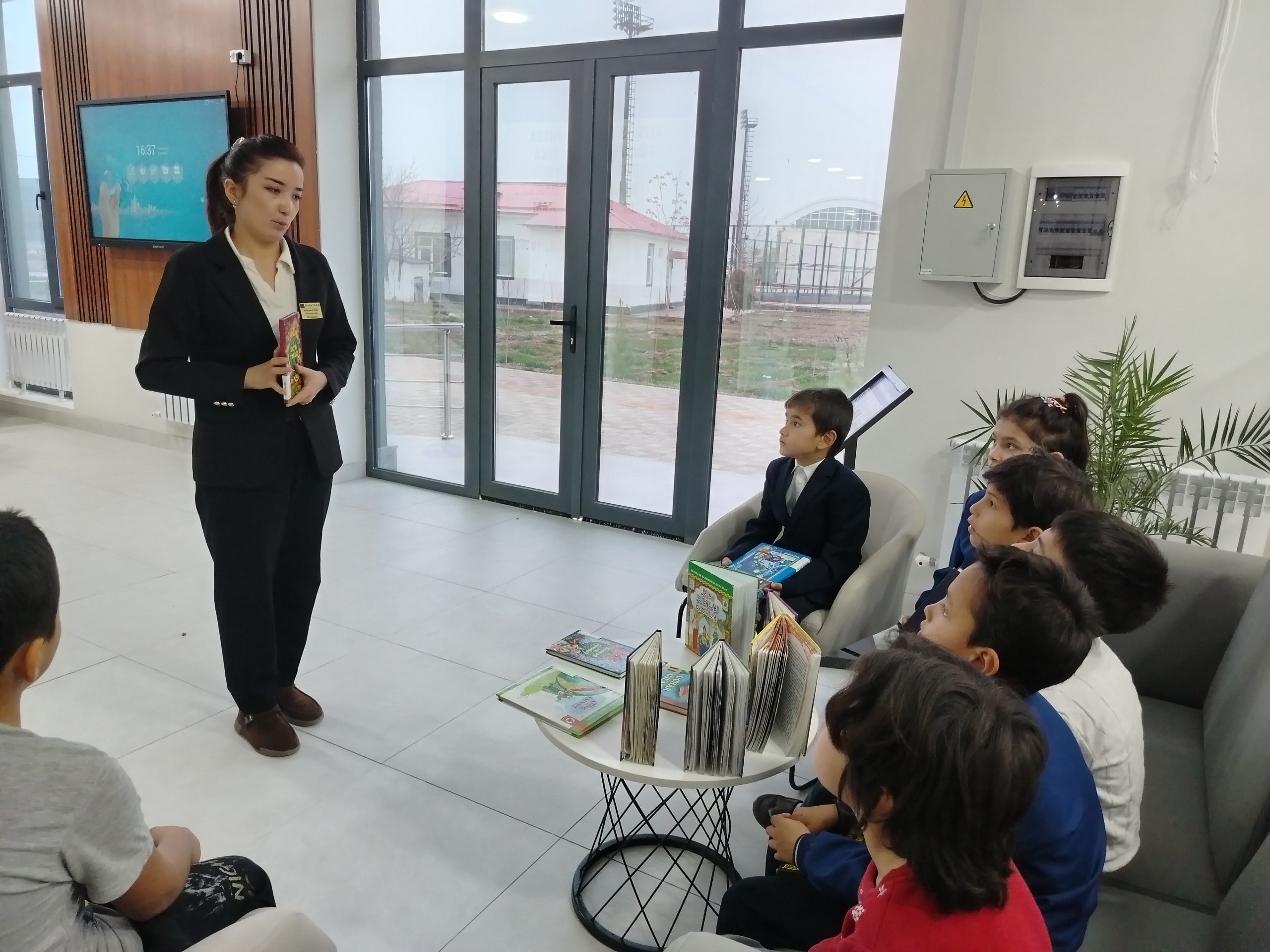 “Oltin tarvuz” kitobiga sharh berildi.