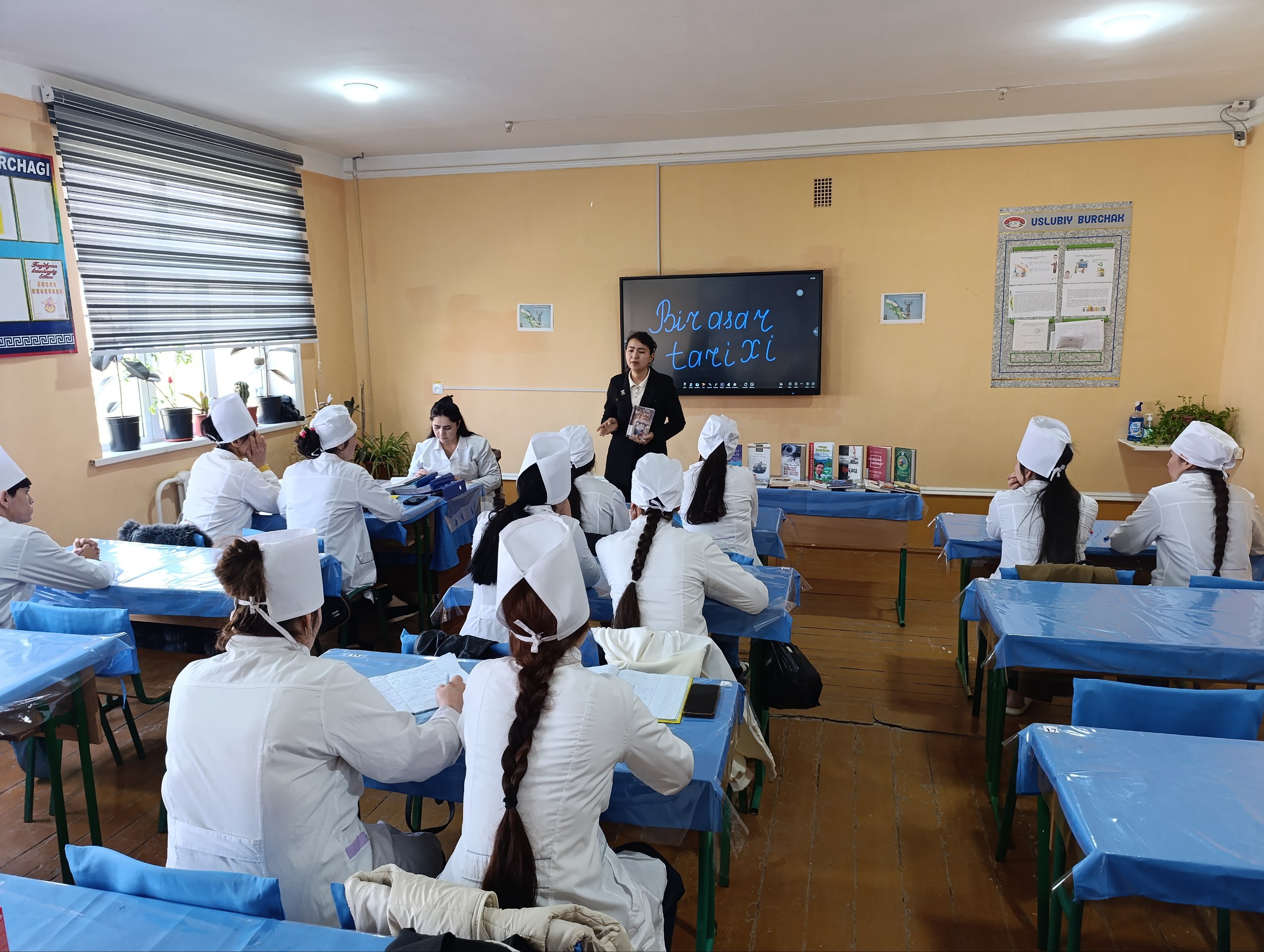 “Bir asar tarixi” shiori ostida Ibn Sino nomidagi jamoat salomatlik texnikumining 206-guruh talabalari ishtirokida davra suhbati tashkil etildi.