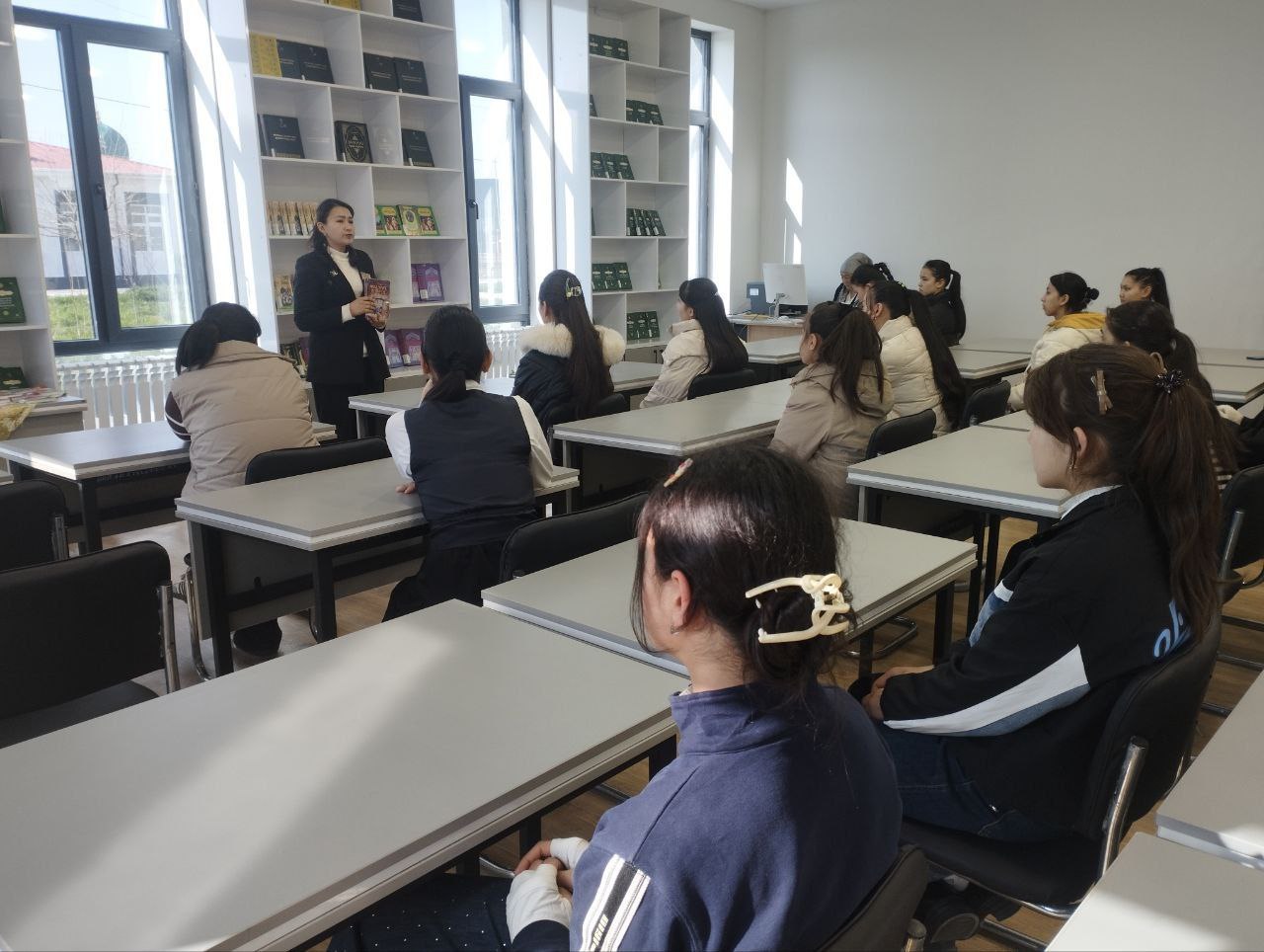 “Abdulla Oripov – milliy adabiyotimiz faxri” nomli davra suhbati tashkil etildi.