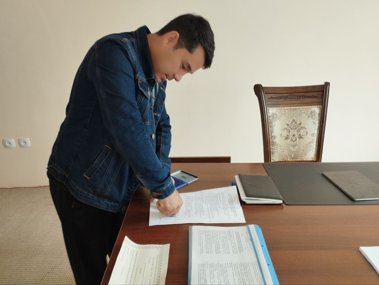 Koʻchma kutubxona doirasida Alisher Navoiy MFY bilan tuzilgan hamkorlik shartnomasi yangilandi