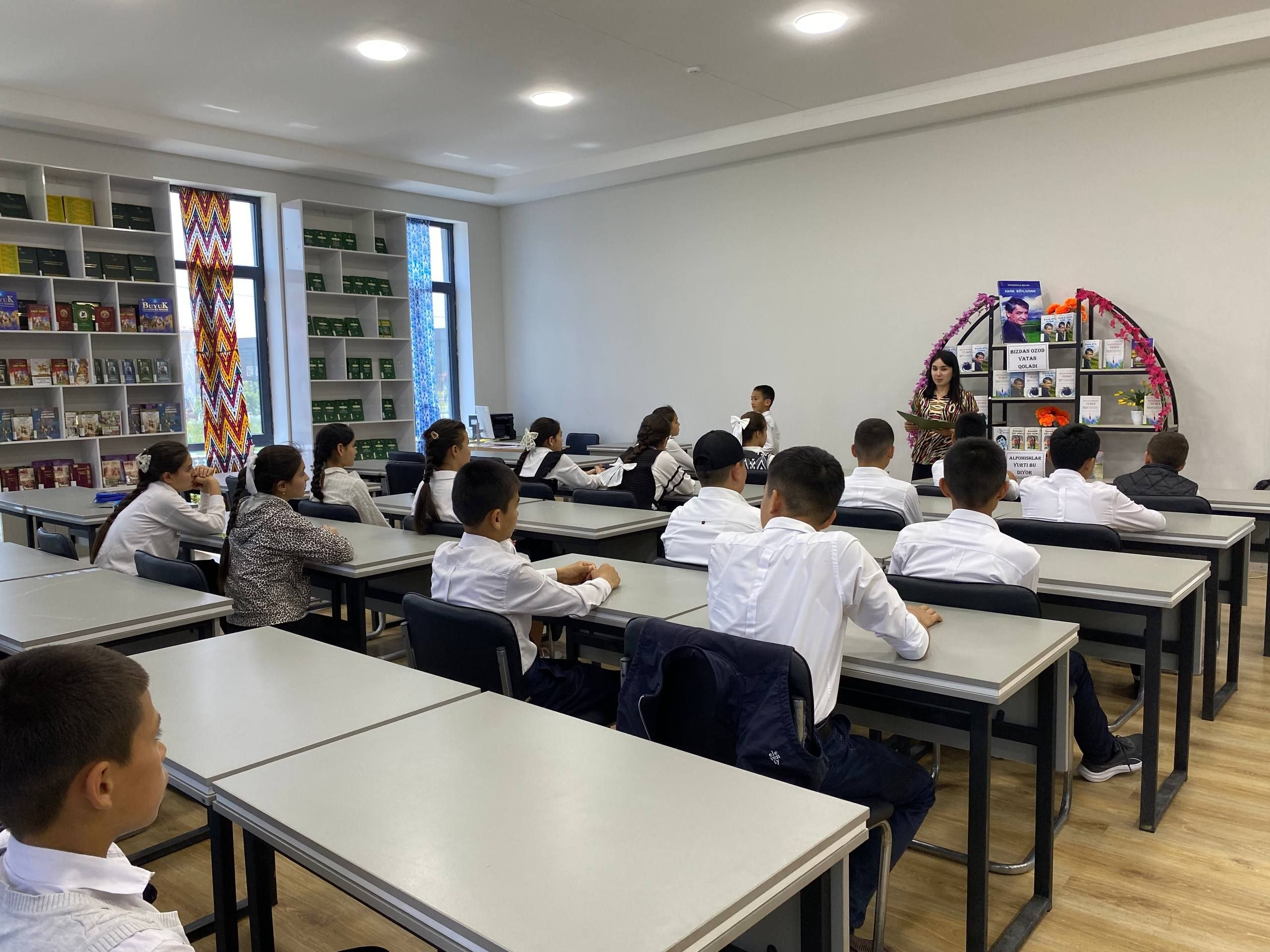 “Yuraklardan joy olgan shoir” nomli she’riyat kechasi tashkil etildi.