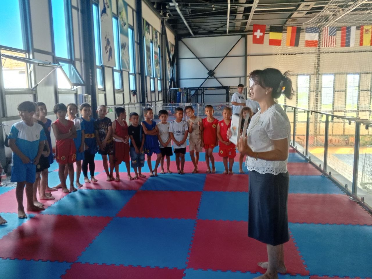 “Ushu” sport turi bilan shug‘ullanuvchi o‘quvchilari ishtirokida “Bir asar tarixi” shiori ostida ma’naviy-ma’rifiy tadbir tashkil etildi.