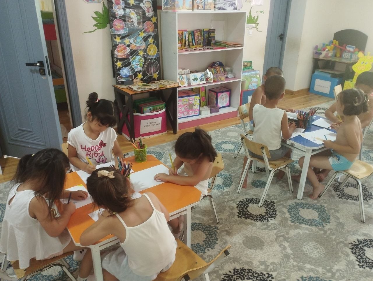 “Ranglar jilosi” nomli rasmlar tanlovi tashkil etildi.