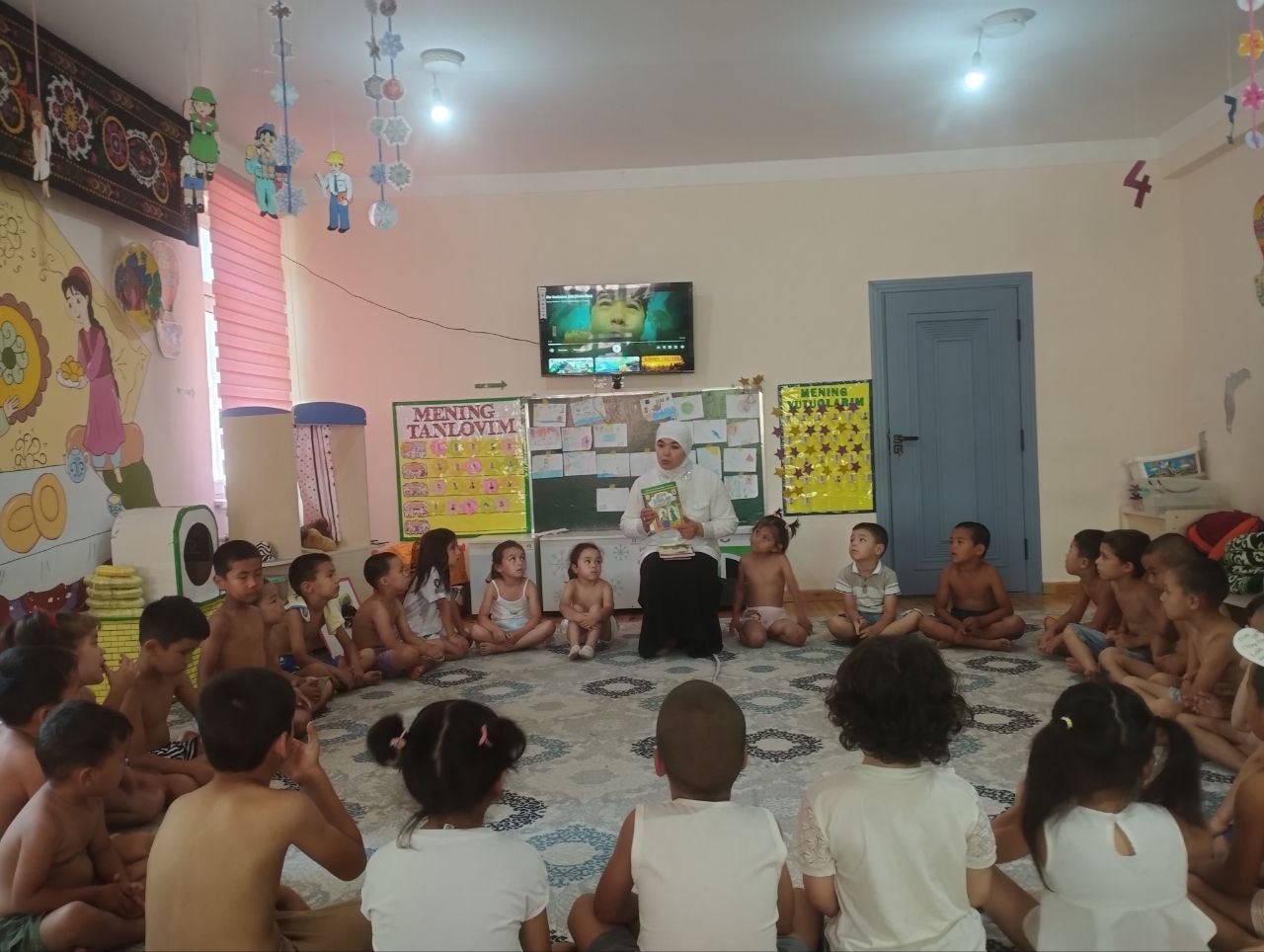 ʼʼBuvim aytgan ertaklar ʼʼnomli davra suhbati tashkil etildi.