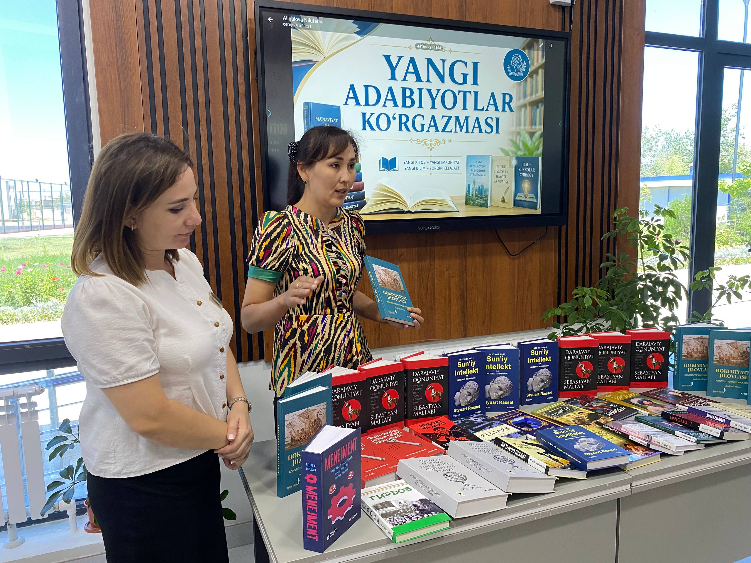 "Yangi adabiyotlar" nomli kitoblar ko‘rgazmasi tashkil etildi.
