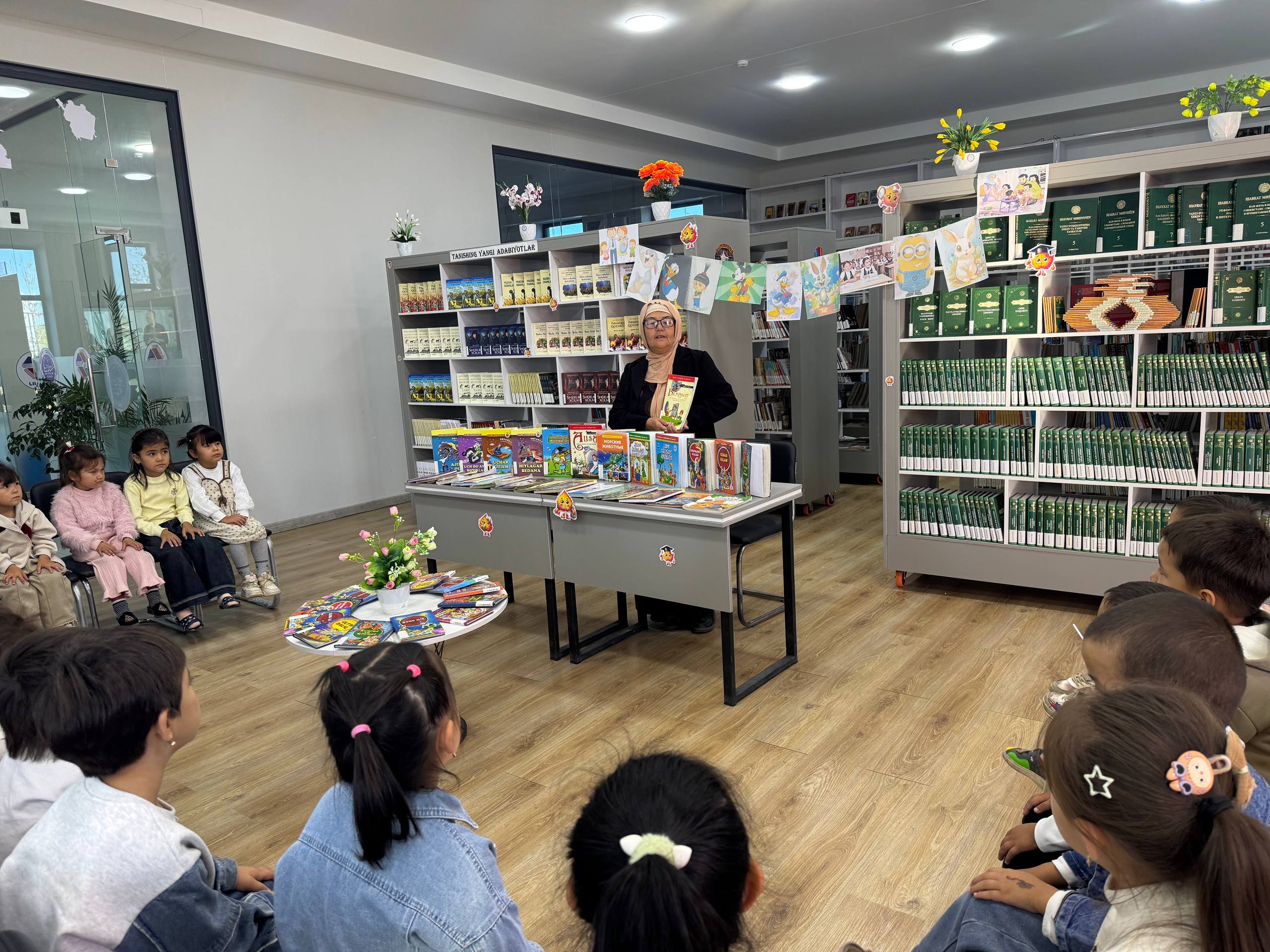 “Buvim aytgan ertaklar” shiori ostida "Ertaklar olamida ulg'ayamiz" mavzusida davra suhbati tashkil etildi.